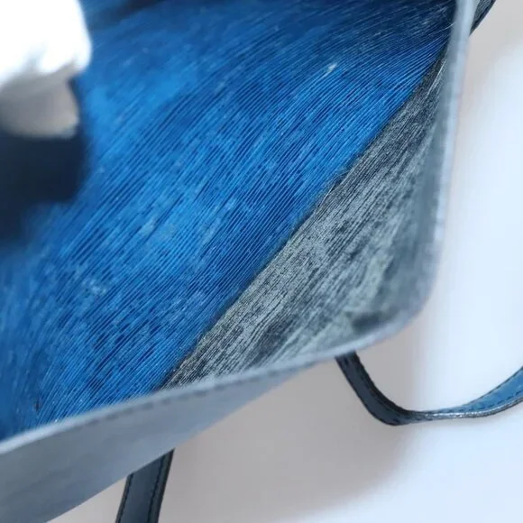 Authentic LOUIS VUITTON Epi Saint Cloud GM Shoulder Bag Toledo Blue M52195 LV - Picture 4 of 16